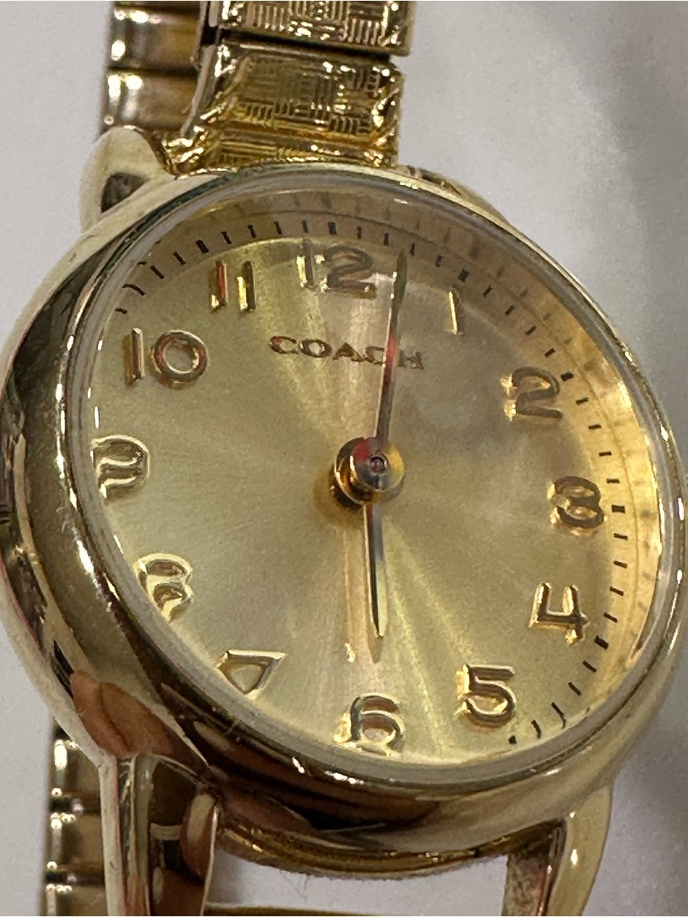 COACH NY ~ GOLD TONE STAINLESS STEEL EXPANSION BRACELET WATCH~ - Picture 4 of 13